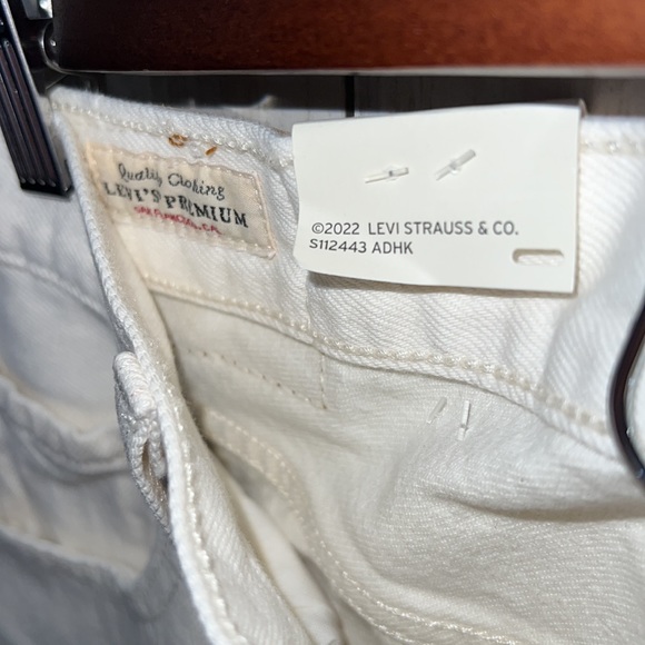 Levi’s Love Trip 501 90s Mid-Rise Button Fly Jean Stonewashed White Size 26/30 - Picture 9 of 13